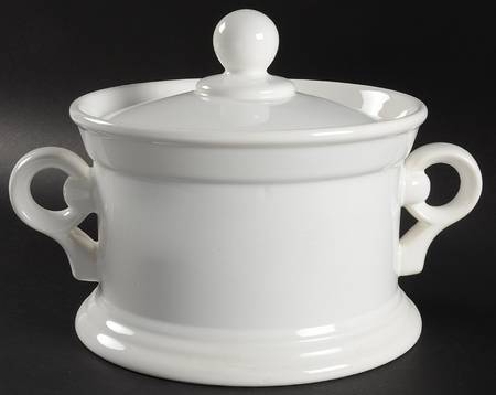 Coronado White 2.5 Qt Round Covered Casserole