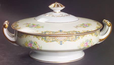 Carmela (4732) Round Covered Vegetable
