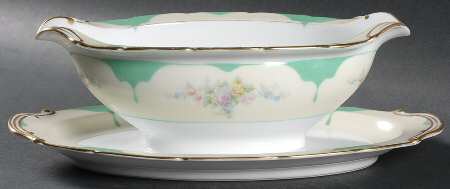 Cervantes Gravy Boat with Attached Underplate