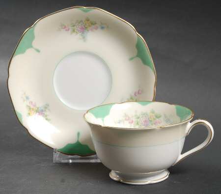 Cervantes Footed Cup & Saucer Set