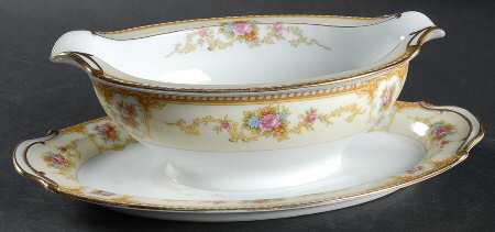 Allure Gravy Boat with Attached Underplate