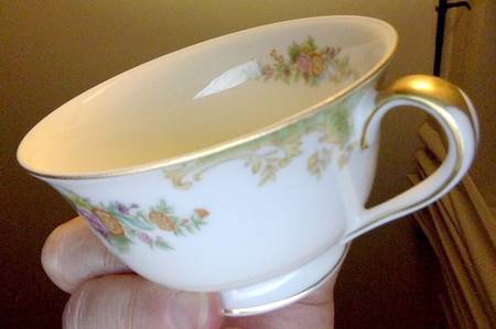 N1195 Footed Cup