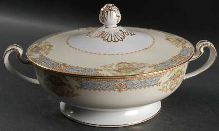 Clermont Round Covered Vegetable