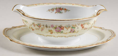 Columbine (4917) Gravy Boat with Attached Underplate