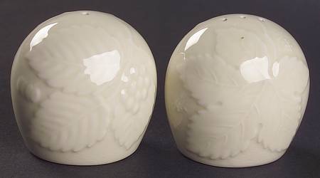 Woodbury Ivory Salt & Pepper Set