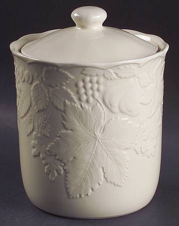 Woodbury Ivory Extra Large Canister & Lid