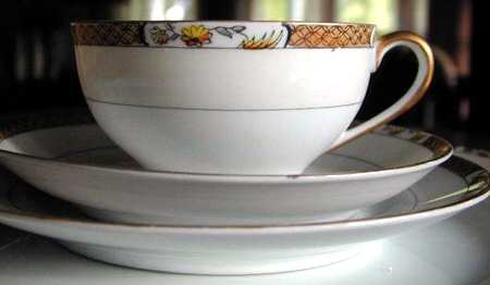 N1197 Footed Cup & Saucer Set