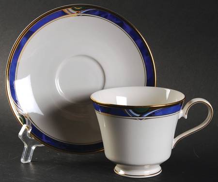Metropolis Footed Cup & Saucer Set by Nikko