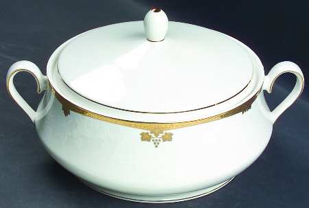 Ambrosia Round Covered Vegetable