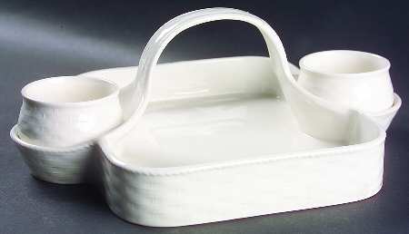 Woodbury Basket White Hostess Tray with 2 Bowls