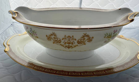 N1216 Gravy Boat with Attached Underplate