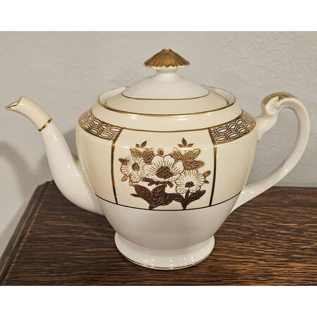 N1225 Teapot & Lid