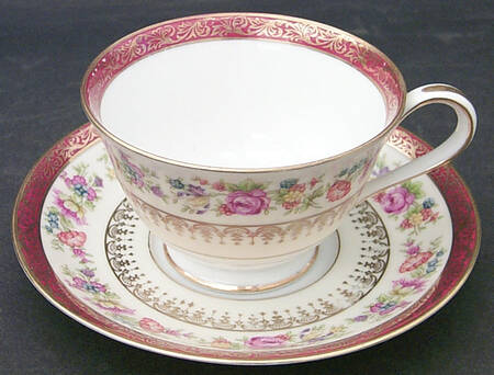 N1227 Footed Cup & Saucer Set