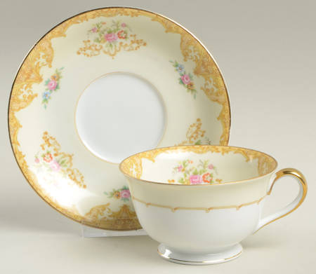 N1234 Footed Cup & Saucer Set