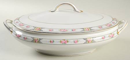 N1240 Oval Covered Vegetable