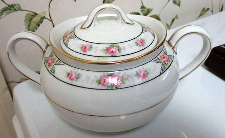 N1240 Sugar Bowl & Lid