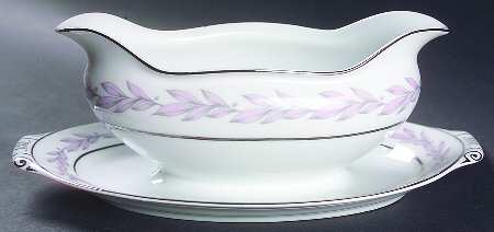 Miramar Gravy Boat with Attached Underplate