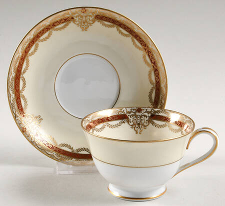 N1250 Footed Cup & Saucer Set