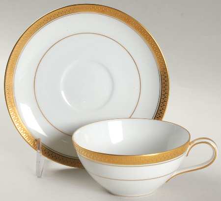 Goldridge Flat Cup & Saucer Set