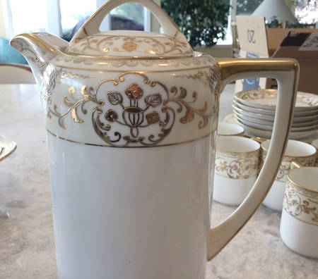 N1258 Chocolate Pot & Lid