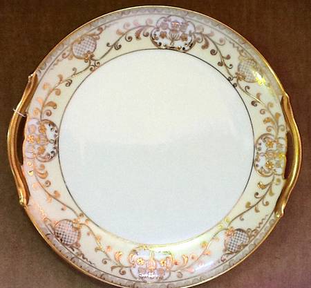 N1258 Handled Cake Plate