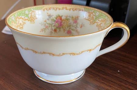 N1267 Footed Cup
