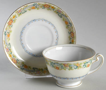 NAT28 Footed Cup & Saucer Set