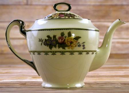 N1272 Teapot & Lid