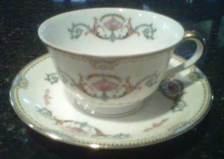 N1298 Footed Cup & Saucer Set