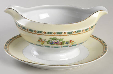 NIP25 Gravy Boat with Attached Underplate
