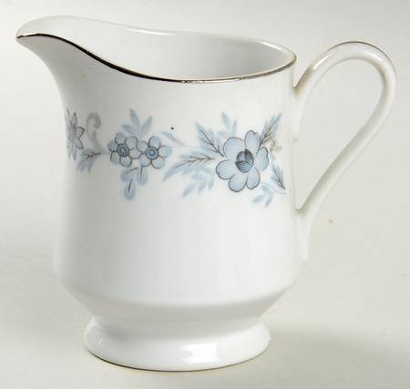 Champlain (Rounded and Pointed Flowers) Creamer