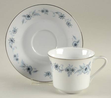 Champlain (Rounded and Pointed Flowers) Flat Cup & Saucer Set