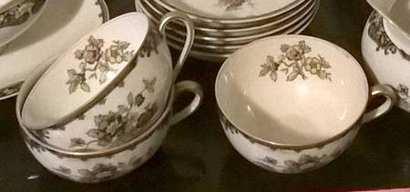 N1320 Flat Cup & Saucer Set