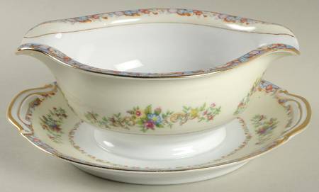St Joan Gravy Boat with Attached Underplate