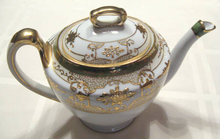 N1330 Teapot & Lid