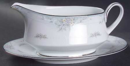 Amery Gravy Boat & Underplate (Relish/Butter)