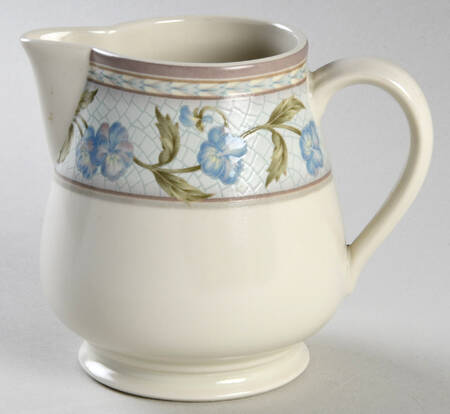 Country Plantation Creamer