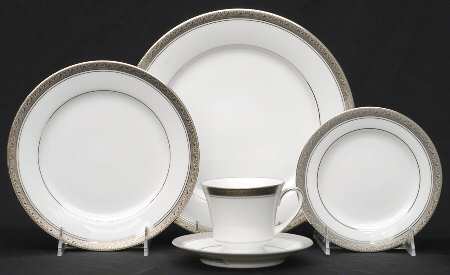 Crestwood Platinum 5 Piece Place Setting
