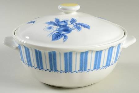 Gourmet Blue 1.5 Qt Round Covered Casserole