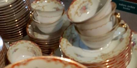 N1341 Footed Cup & Saucer Set