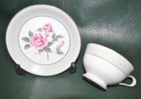 N1355 Footed Cup & Saucer Set