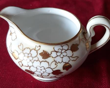 N1359 Creamer