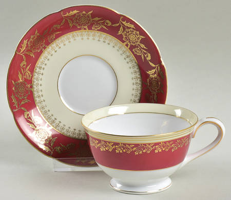 NGA1 Footed Cup & Saucer Set