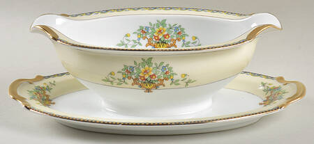 N1365 Gravy Boat with Attached Underplate