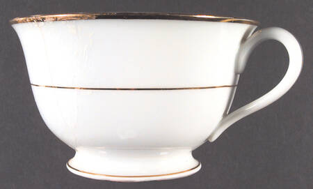 N1367 Footed Cup