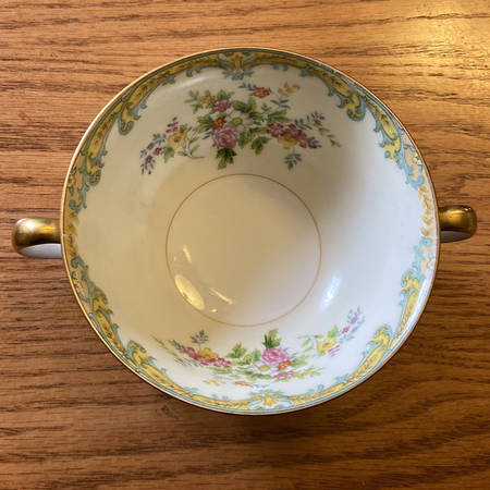 N1371 Footed Cream Soup Bowl