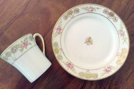 N1384 Chocolate Cup & Saucer Set