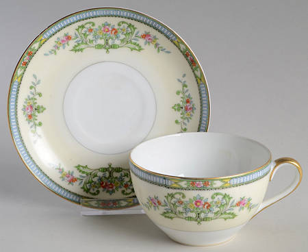 N1386 Flat Cup & Saucer Set