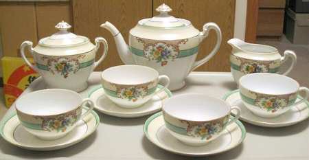 N1403 Flat Cup & Saucer Set