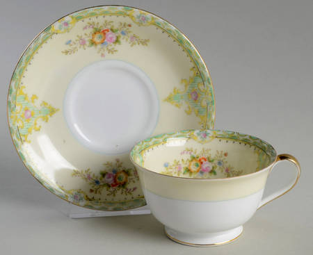 N1408 Footed Cup & Saucer Set